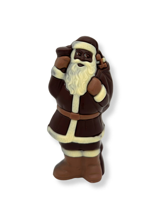 Weibler Weihnachtsmann Zartbitter 125 g, handgefertigte Schokoladenfigur aus feinster Zartbitterschokolade mit Vollmilch- und Weißschokoladendetails, erhältlich in der Dreyer Confiserie in der Rattenfängerstadt Hameln.